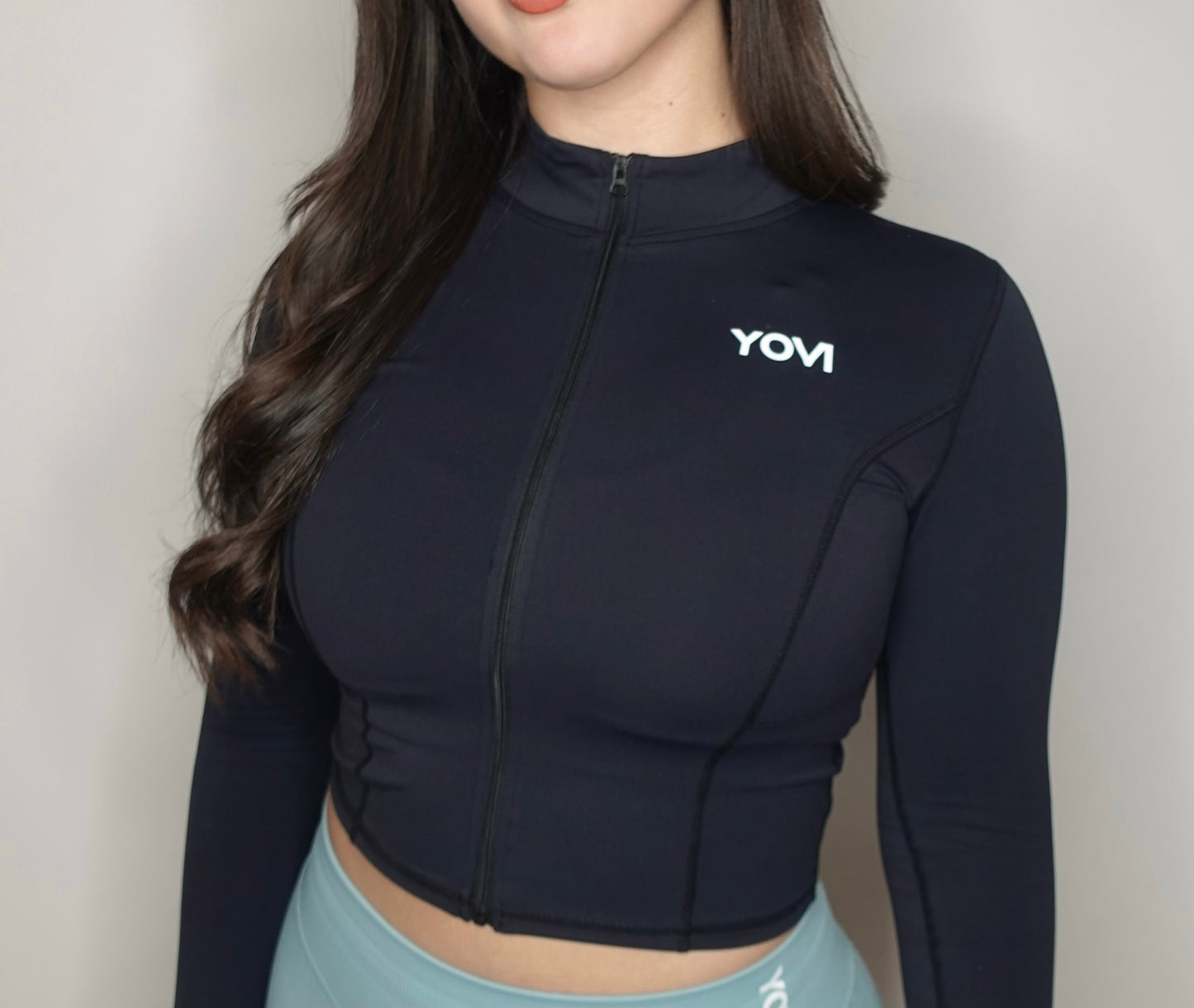 YOVI cropped zip up
